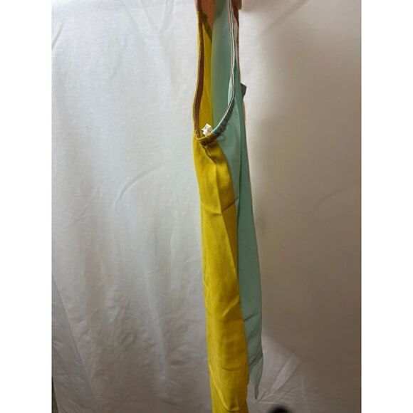 button down shirt - Picture 3 of 6